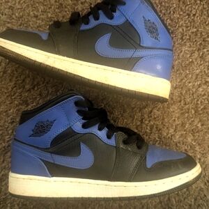 Air Jordan 1 Mid Hyper Royal Marina Blue